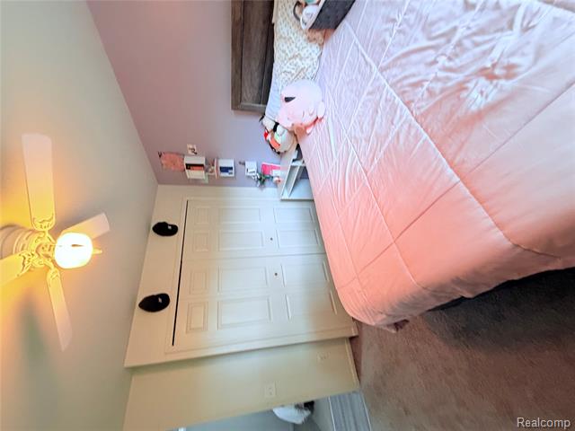 Builiding view fifty one for 38798 Covington, Wayne, MI. 48184