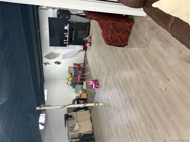 Builiding view fifty six for 38798 Covington, Wayne, MI. 48184