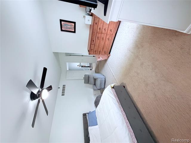 Builiding view forty one for 38798 Covington, Wayne, MI. 48184