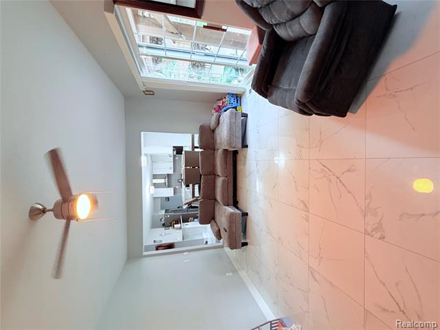 Builiding view twenty eight for 38798 Covington, Wayne, MI. 48184