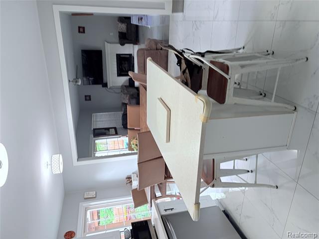 Builiding view twenty four for 38798 Covington, Wayne, MI. 48184