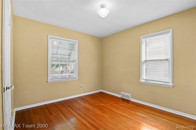 Builiding view fourteen for 3130 Chestnut, Dearborn, MI. 48124