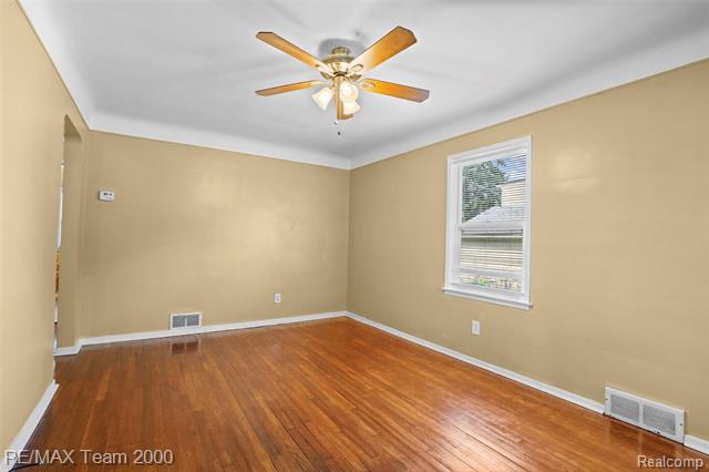 Builiding view twelve for 3130 Chestnut, Dearborn, MI. 48124