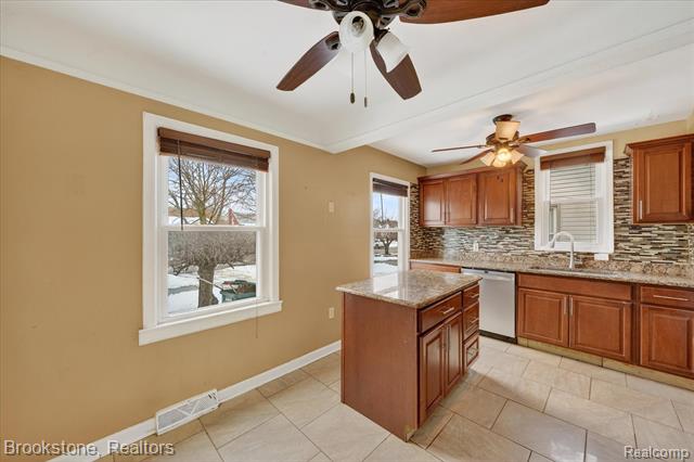 Builiding view fifteen for 3530 Roosevelt, Dearborn, MI. 48124