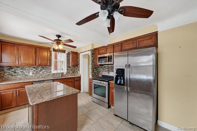 Builiding view fourteen for 3530 Roosevelt, Dearborn, MI. 48124