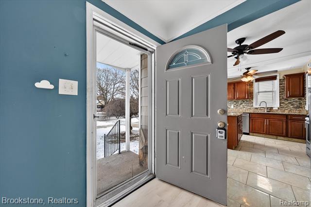 Builiding view six for 3530 Roosevelt, Dearborn, MI. 48124