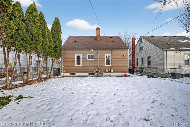 Builiding view thirty five for 3530 Roosevelt, Dearborn, MI. 48124