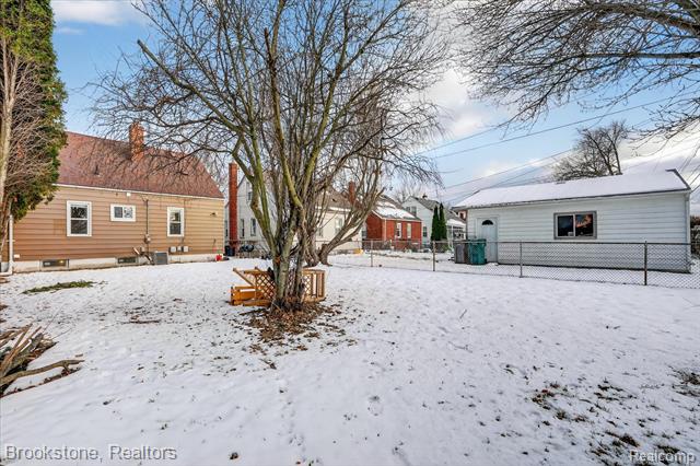 Builiding view thirty four for 3530 Roosevelt, Dearborn, MI. 48124