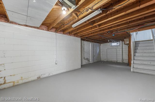 Builiding view thirty one for 3530 Roosevelt, Dearborn, MI. 48124