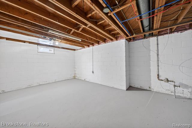 Builiding view thirty two for 3530 Roosevelt, Dearborn, MI. 48124