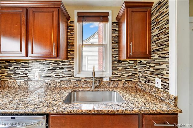 Builiding view twelve for 3530 Roosevelt, Dearborn, MI. 48124