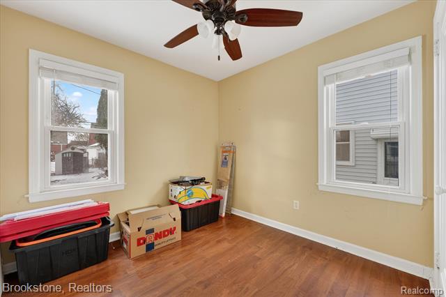 Builiding view twenty nine for 3530 Roosevelt, Dearborn, MI. 48124