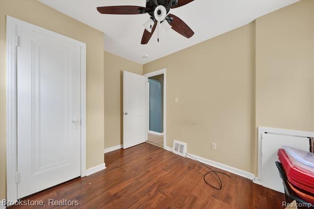 Builiding view twenty seven for 3530 Roosevelt, Dearborn, MI. 48124