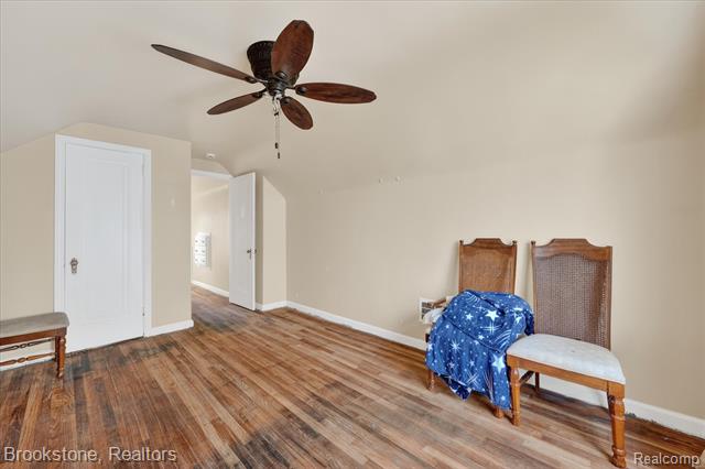 Builiding view twenty for 3530 Roosevelt, Dearborn, MI. 48124