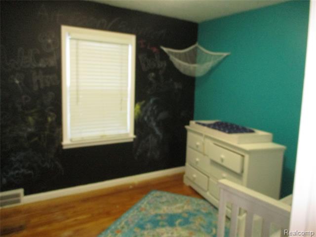 Builiding view eight for 24411 Union, Dearborn, MI. 48124