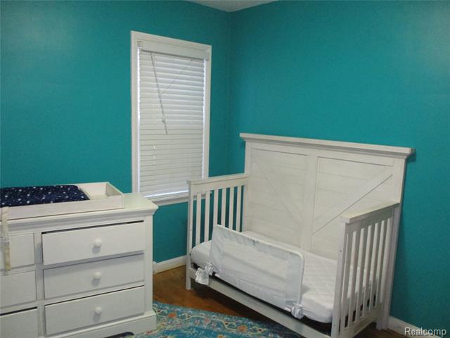 Builiding view nine for 24411 Union, Dearborn, MI. 48124