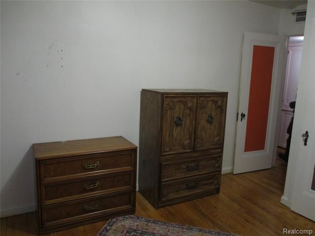 Builiding view seven for 24411 Union, Dearborn, MI. 48124