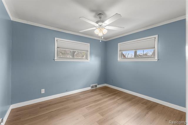 Builiding view eighteen for 20447 Carlysle, Dearborn, MI. 48124