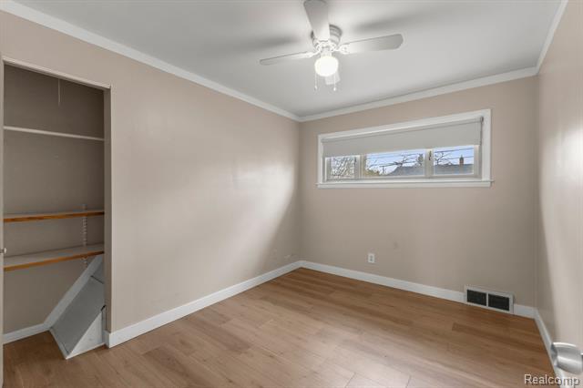 Builiding view fourteen for 20447 Carlysle, Dearborn, MI. 48124