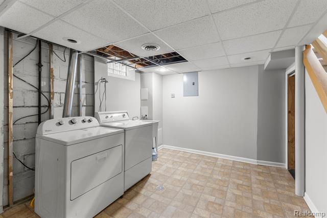 Builiding view twenty four for 20447 Carlysle, Dearborn, MI. 48124