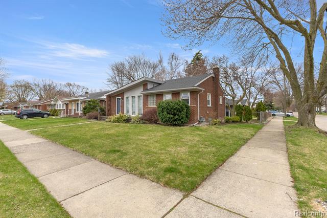 Builiding view two for 20447 Carlysle, Dearborn, MI. 48124