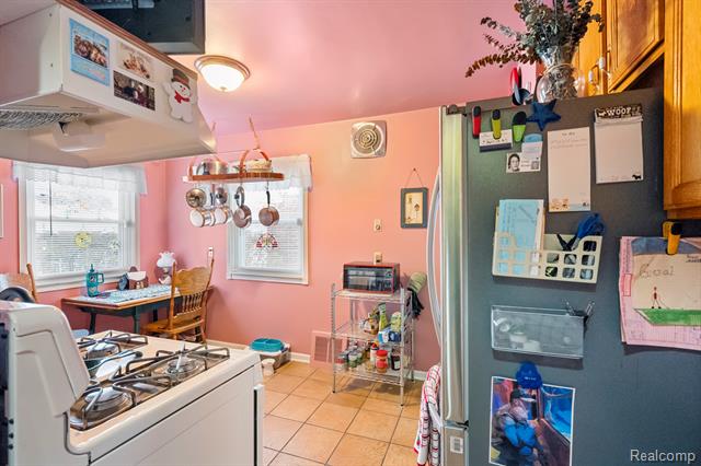 Builiding view nine for 3201 Croissant, Dearborn, MI. 48124