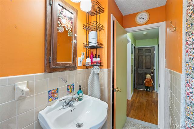 Builiding view seven for 3201 Croissant, Dearborn, MI. 48124