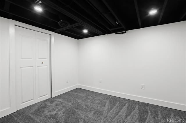 Builiding view eighteen for 13711 Courtland, Oak Park, MI. 48237