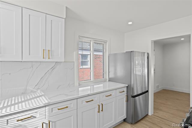 Builiding view eleven for 13711 Courtland, Oak Park, MI. 48237