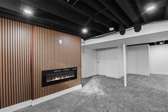 Builiding view twenty one for 13711 Courtland, Oak Park, MI. 48237