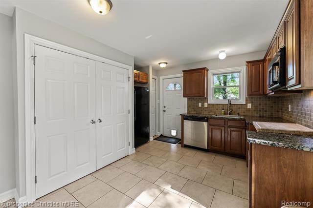 Builiding view seven for 1797 E Marshall, Ferndale, MI. 48220
