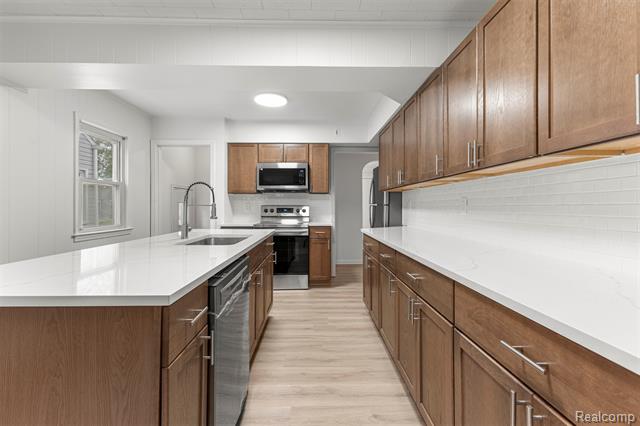 Builiding view eight for 3360 Alice, Dearborn, MI. 48124