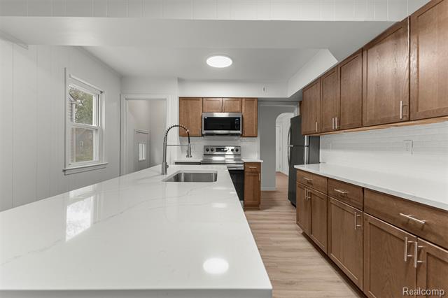Builiding view nine for 3360 Alice, Dearborn, MI. 48124