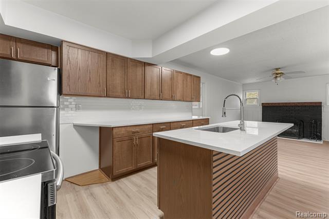 Builiding view two for 3360 Alice, Dearborn, MI. 48124