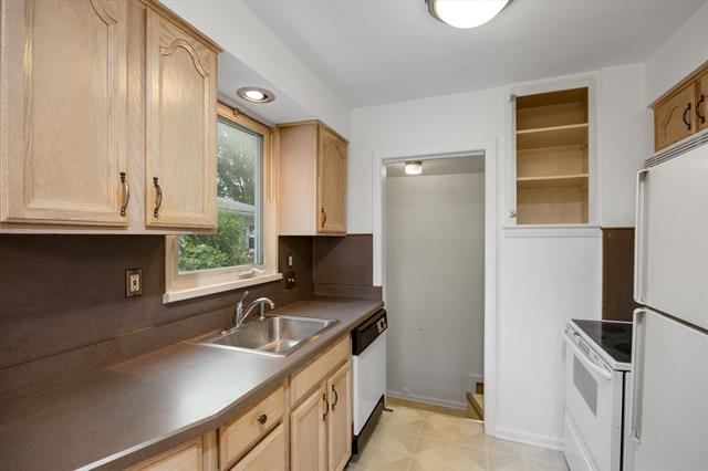 Builiding view seven for 3300 Alice, Dearborn, MI. 48124