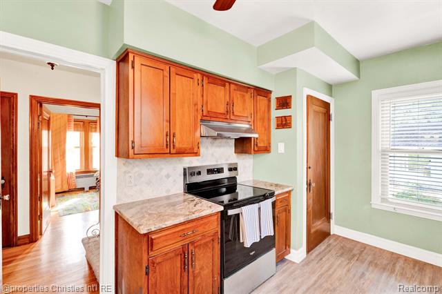Builiding view fifteen for 22627 Brookdale, Farmington, MI. 48336