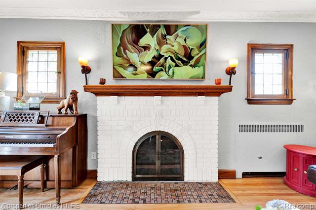 Builiding view six for 22627 Brookdale, Farmington, MI. 48336