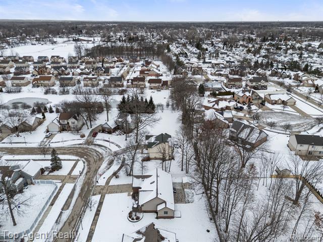 Builiding view fifty four for 2601 Dagner, Westland, MI. 48186