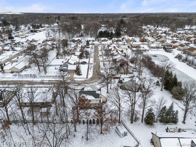 Builiding view fifty three for 2601 Dagner, Westland, MI. 48186