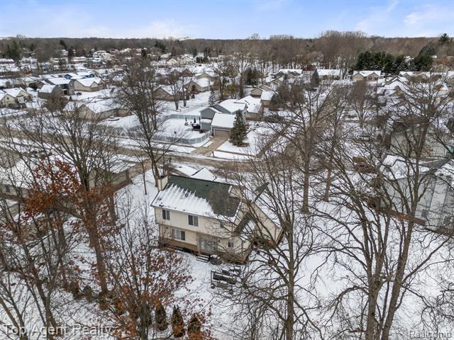 Builiding view forty nine for 2601 Dagner, Westland, MI. 48186