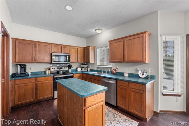 Builiding view fourteen for 2601 Dagner, Westland, MI. 48186