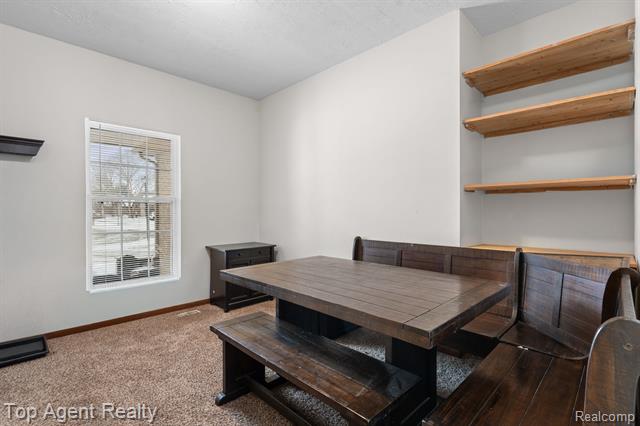 Builiding view nineteen for 2601 Dagner, Westland, MI. 48186