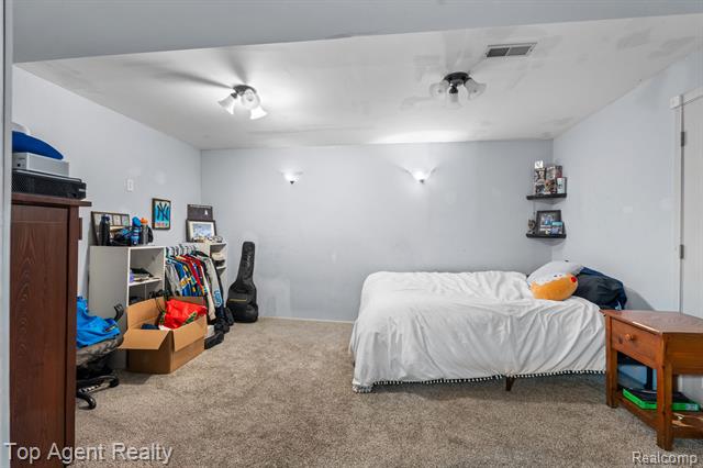 Builiding view thirty nine for 2601 Dagner, Westland, MI. 48186