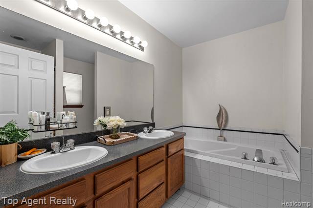 Builiding view thirty two for 2601 Dagner, Westland, MI. 48186