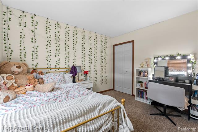 Builiding view twenty eight for 2601 Dagner, Westland, MI. 48186