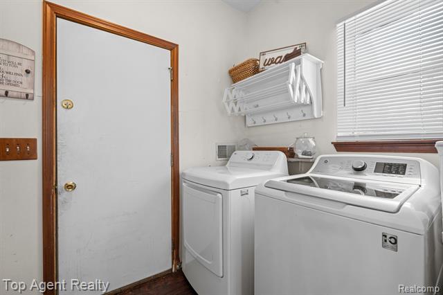 Builiding view twenty one for 2601 Dagner, Westland, MI. 48186