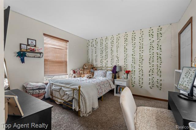 Builiding view twenty seven for 2601 Dagner, Westland, MI. 48186