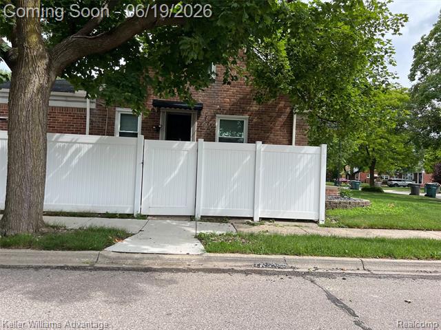 Builiding view thirty for 3154 Roosevelt, Dearborn, MI. 48124