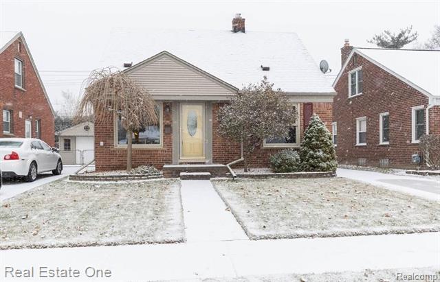 front view for 2043 Edgewood, Dearborn, Mi. 48124