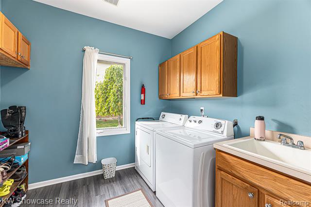 Builiding view eighteen for 47266 White Pines, Novi, MI. 48374